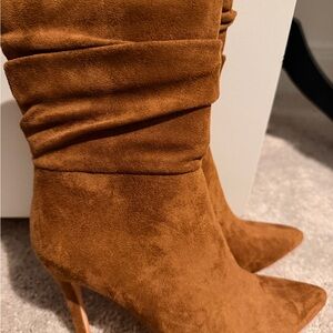 Women’s Pointed-Toe Slouch Boot in Chestnut Brown